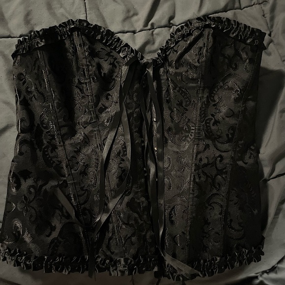 Black corset - Picture 1 of 2